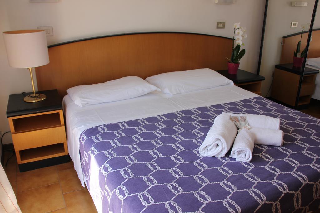 Hotel Orlov Rimini Exterior foto